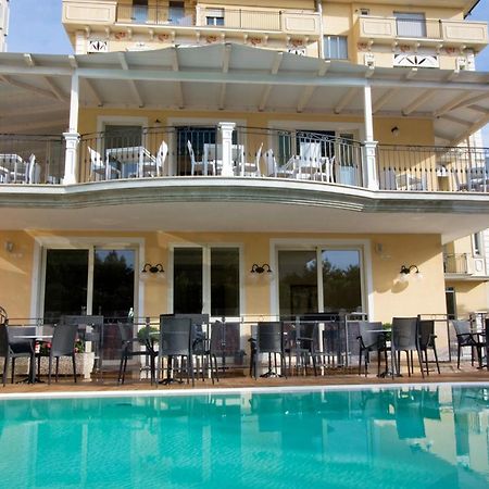 Hotel Mocambo Piscina E Spiaggia San Benedetto del Tronto Dış mekan fotoğraf