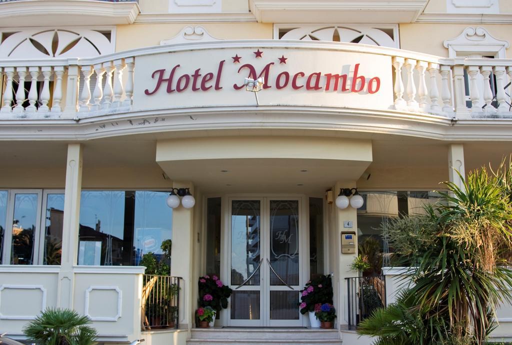 Hotel Mocambo Piscina E Spiaggia San Benedetto del Tronto Dış mekan fotoğraf