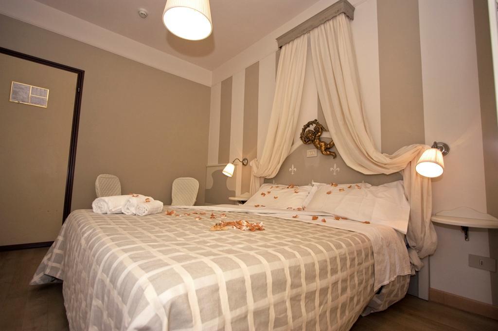 Hotel Mocambo Piscina E Spiaggia San Benedetto del Tronto Dış mekan fotoğraf