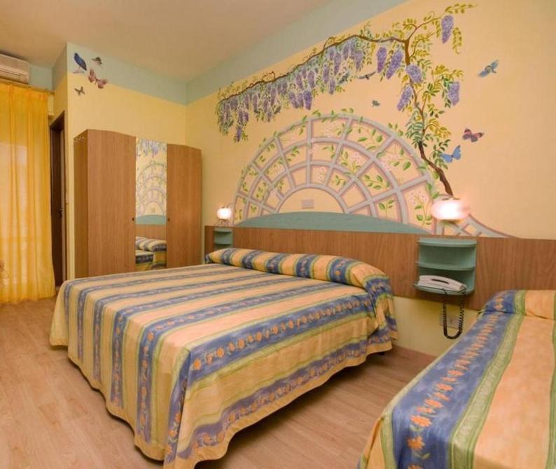 Hotel Mocambo Piscina E Spiaggia San Benedetto del Tronto Dış mekan fotoğraf