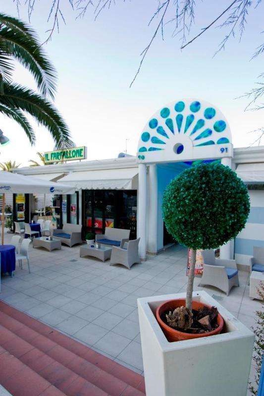 Hotel Mocambo Piscina E Spiaggia San Benedetto del Tronto Dış mekan fotoğraf